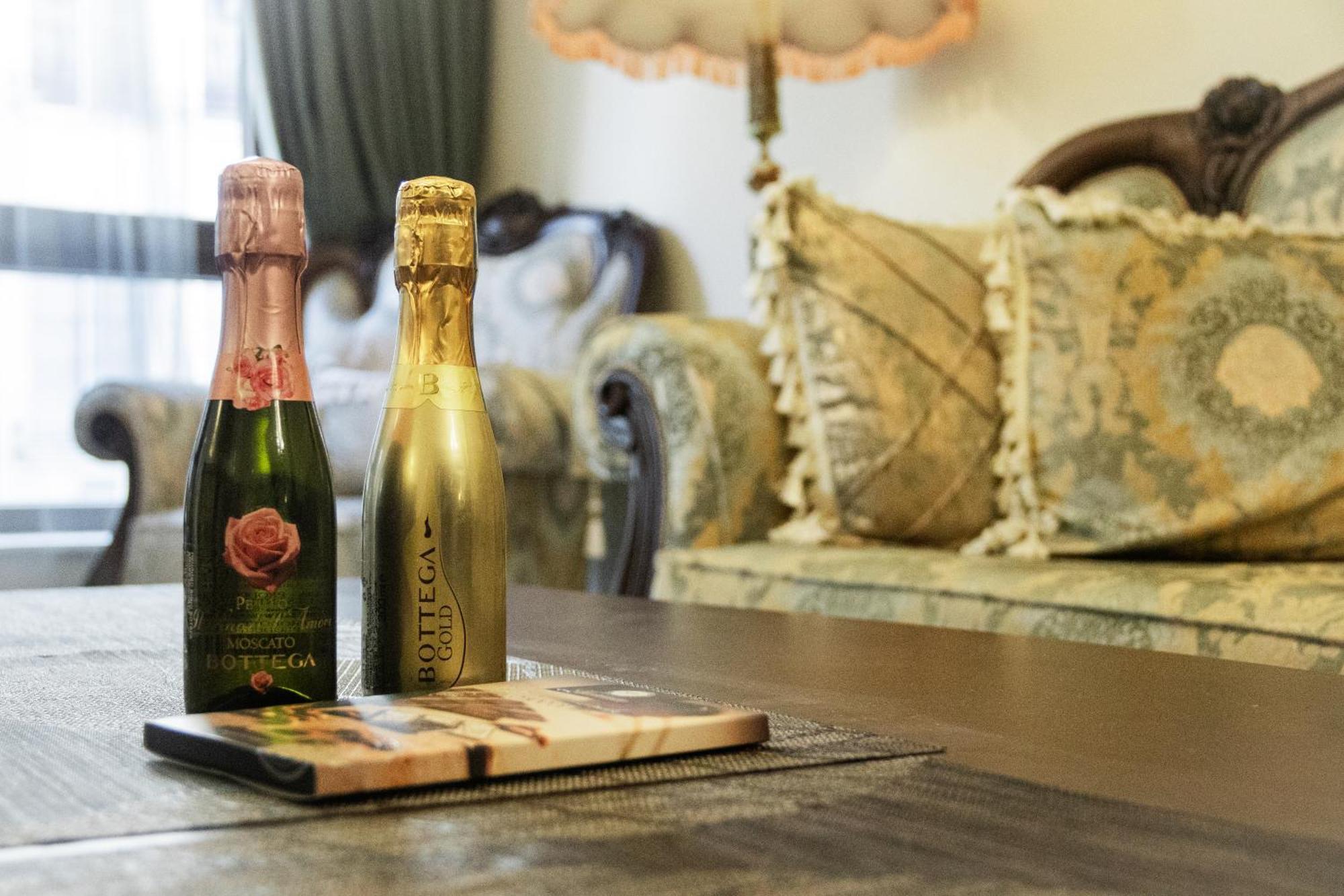 Central Luxury Antique Apartment فارنا المظهر الخارجي الصورة