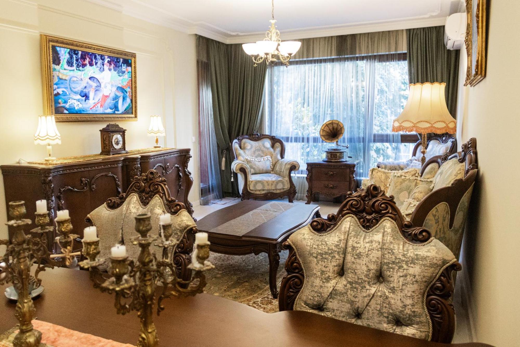 Central Luxury Antique Apartment فارنا المظهر الخارجي الصورة