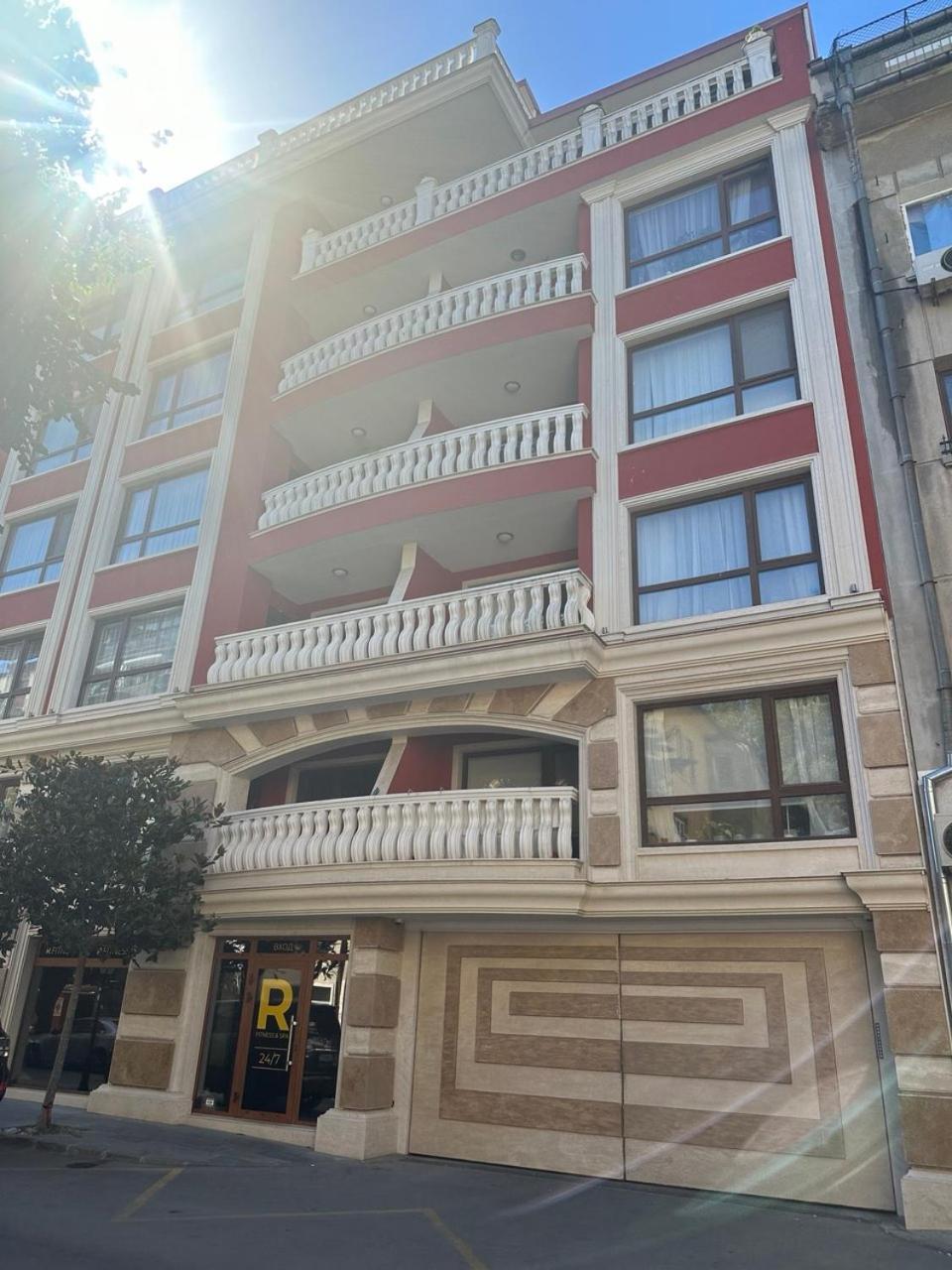 Central Luxury Antique Apartment فارنا المظهر الخارجي الصورة