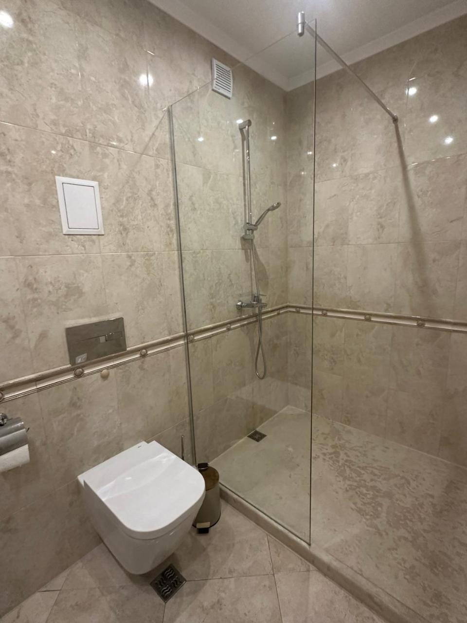 Central Luxury Antique Apartment فارنا المظهر الخارجي الصورة