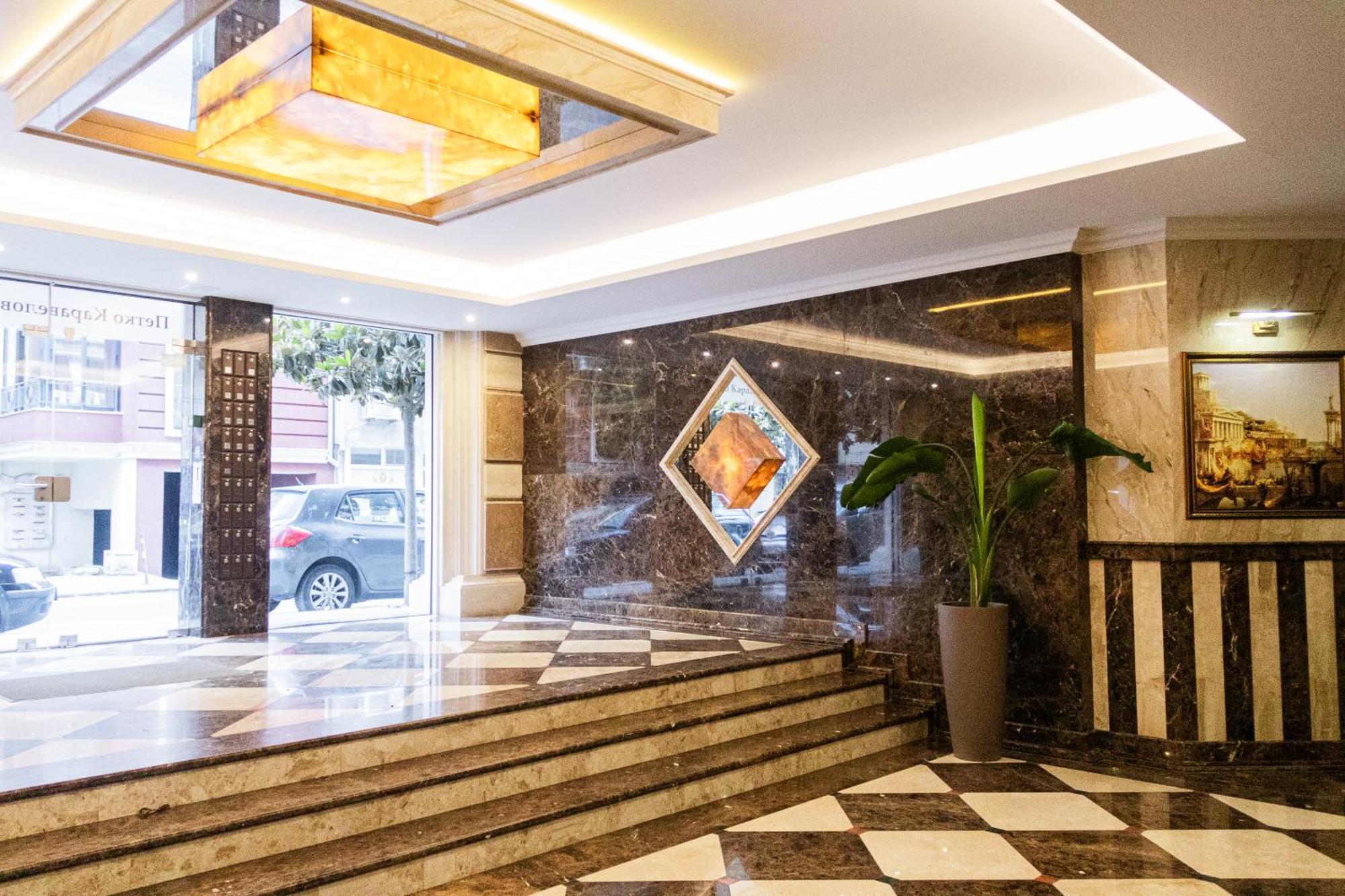 Central Luxury Antique Apartment فارنا المظهر الخارجي الصورة